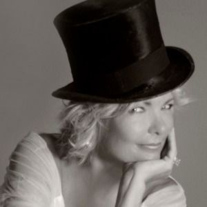 Meet your Posher, Dee